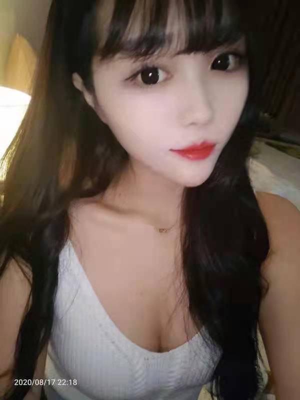 新区港龙城小姐姐